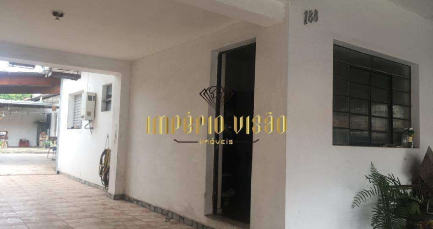Casa térrea com Edícula à venda no bairro Jardim São Pedro - Mogi das Cruzes-SP.