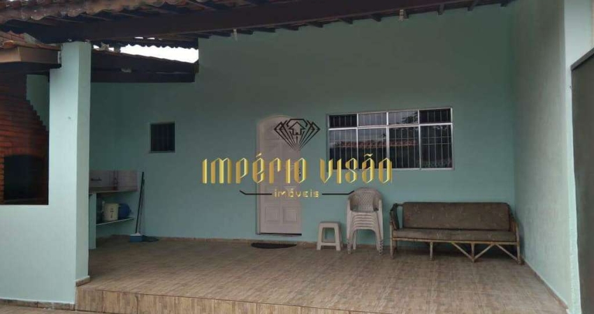 Casa térrea à venda com 2 Dormitórios e Churrasqueira na praia de Itanhaém - São Paulo-SP