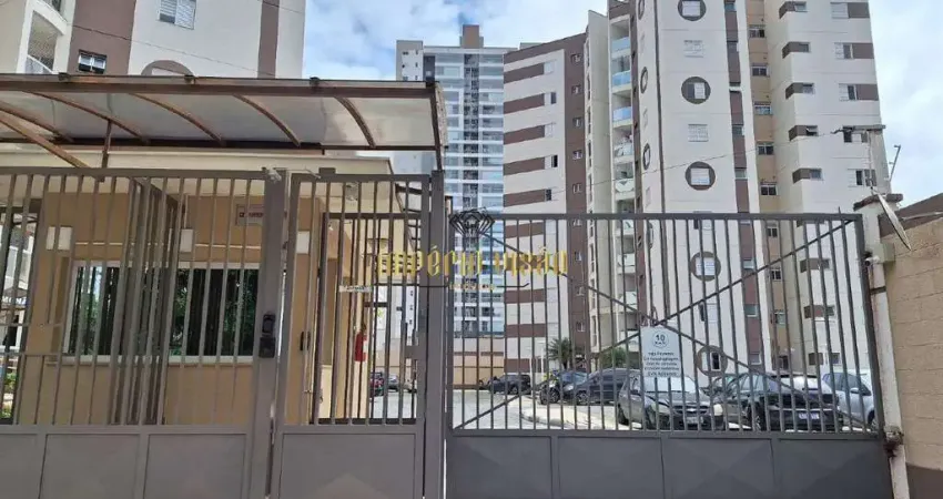 Apartamento térreo semi mobiliado com 2 dormitórios, sendo 1 suíte no condomínio residencial eco plaza ii - mogi das cruzes-sp