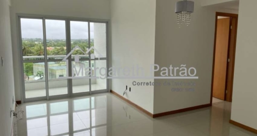 Amplo apartamento de 03 quartos no 8º andar  com suíte em Buraquinho.