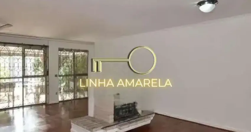 Casa à venda na Vila Inah com 300m², piscina e 04 quartos