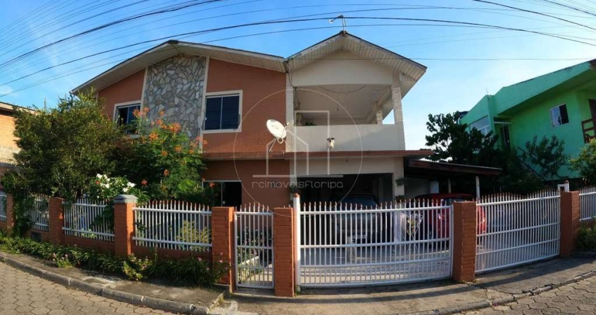 Casa para Venda em Florianópolis, São João do Rio Vermelho, 4 dormitórios, 1 suíte, 4 banheiros, 2 vagas