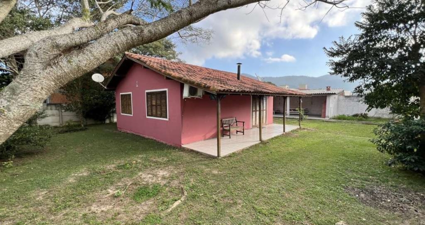 Casa para Venda em Florianópolis, São João do Rio Vermelho, 3 dormitórios, 2 banheiros, 2 vagas