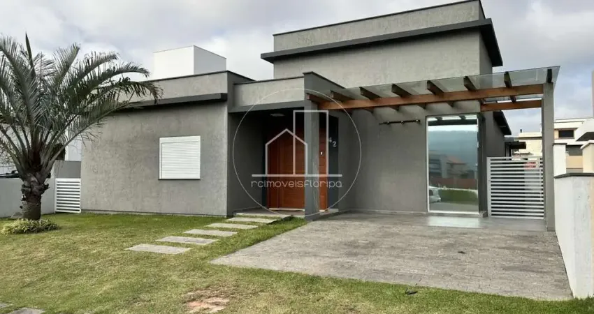 Casa Alto Padrão para Locação em Florianópolis, São João do Rio Vermelho, 5 dormitórios, 2 suítes, 4 banheiros, 1 vaga