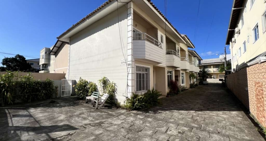 Casa / Sobrado para Venda em Florianópolis, Ingleses do Rio Vermelho, 2 dormitórios, 2 suítes, 2 banheiros, 1 vaga