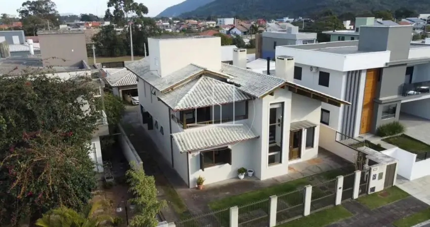 Casa / Sobrado para Venda em Florianópolis, São João do Rio Vermelho, 5 dormitórios, 4 suítes, 6 banheiros, 2 vagas