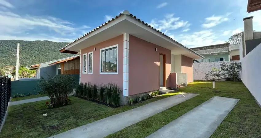 Casa para Venda em Florianópolis, São João do Rio Vermelho, 2 dormitórios, 1 suíte, 2 banheiros, 1 vaga