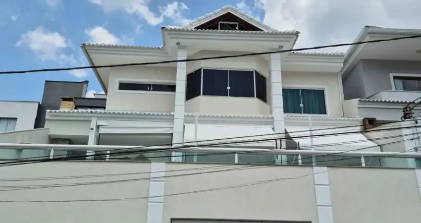 Luxuosa Casa no Condomínio Vale do Ipê – Alto Padrão no Coração do Pechincha
