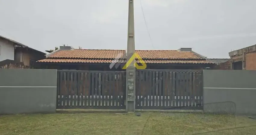 Casa com 2 quartos à venda na Avenida Curitiba, 1180, Piçarras, Guaratuba