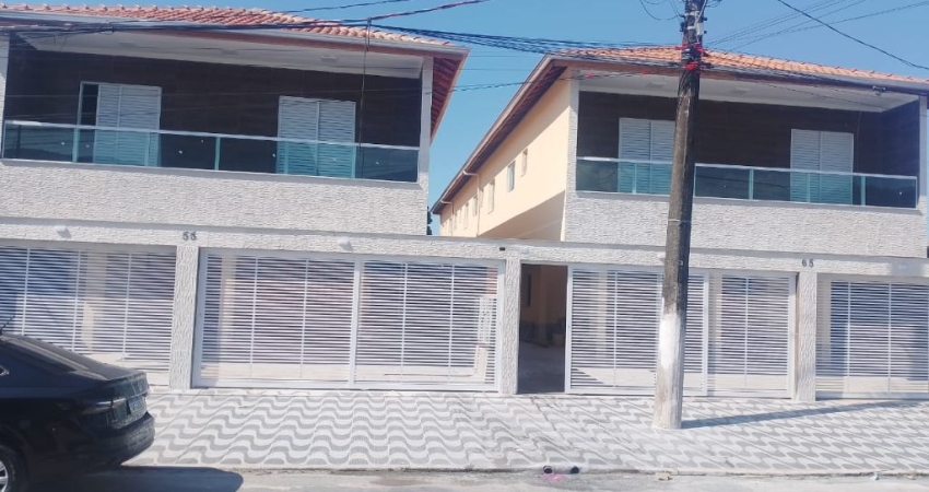 Casa de Condomínio Térrea com Quintal - Praia Grande