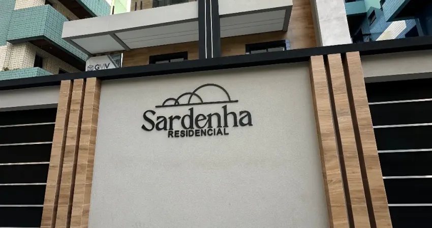 Sobrado Triplex com 2 Suítes e Piscina no Canto do Forte – 111 m²