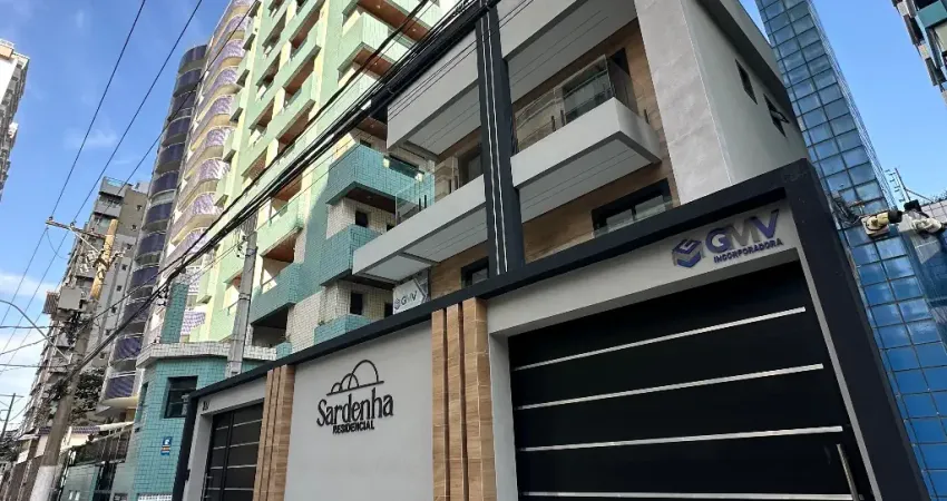 Sobrado Triplex Decorado com Piscina no Canto do Forte – 2 Suítes – 89 m² – R$ 620.000