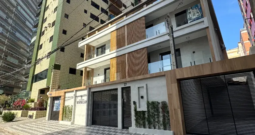 Sobrado Triplex com 2 Suítes 96 m²  2  Vagas de Garagem – Fino Acabamento – Praia Grande/SP