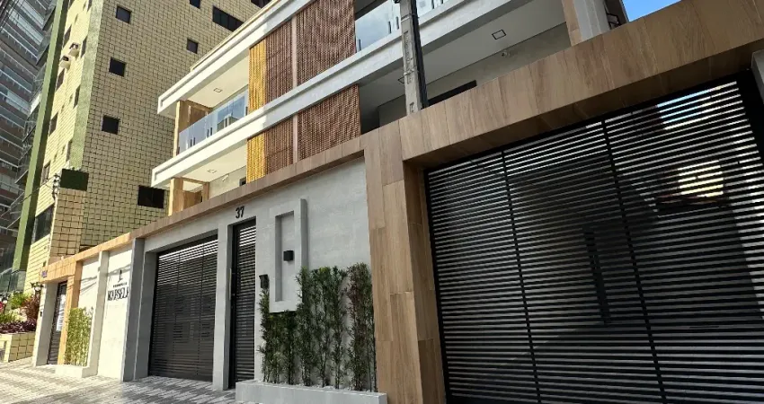 Sobrado Triplex com 2 Suítes 93 m² 1 Vaga de Garagem – Fino Acabamento – Praia Grande/SP