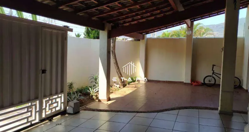 Casa com 2 dormitórios à venda, 300 m² por R$ 1.300.000,00 - Jardim Maristela - Atibaia/SP