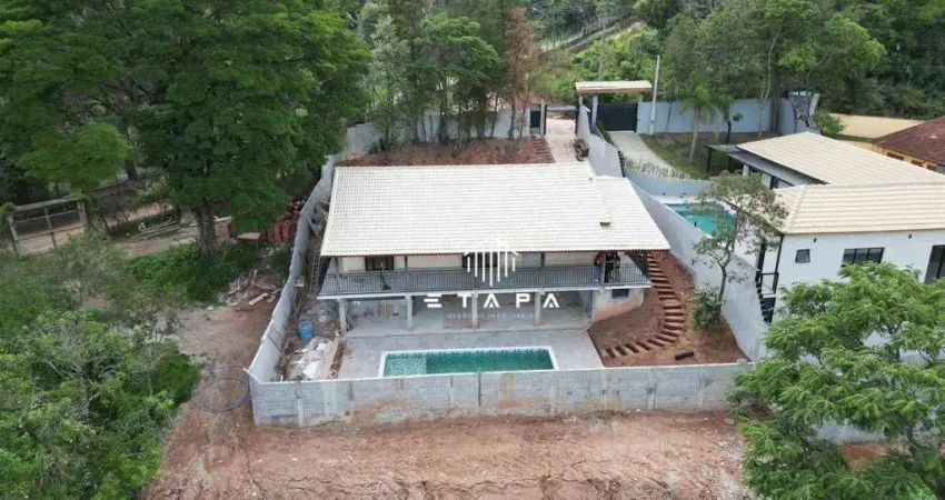 Chácara com 3 dormitórios à venda, 677 m² por R$ 1.100.000 - Jardim Estância Brasil - Atibaia/SP