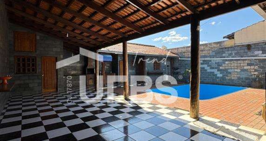 OPORTUNIDADE DE CASA SOZINHA NO LOTE NO SETOR FAIÇALVILLE