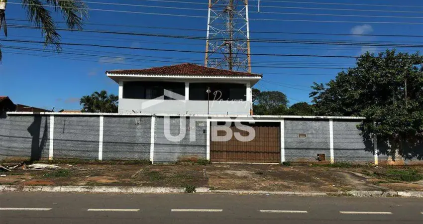 Casa de Rua - Casa 3 quartos, sendo 3 suítes
