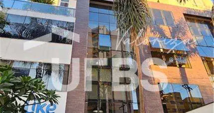 Apartamento no Setor Bueno,  13º andar. Três suítes plenas. A melhor área de lazer da região.