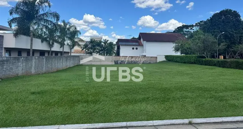 Terreno à venda na Avenida Diógenes Dolival Sampaio, Jardins Milão, Goiânia