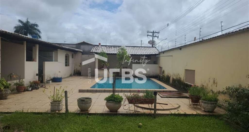 0 - Casa 3 quartos, sendo 1 suíte