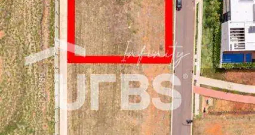 Excelente lote de 800 m2, sem vizinho de fundo e com ótima localização dentro do condomínio! fácil acesso, próximo a portaria!