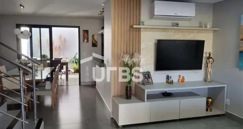 Sobrado em condomínio, 3 quartos, um suite com closet, 2 vagas de garagem, 148 mts² de área construida, condomínio gramado parque, jardim atlântico