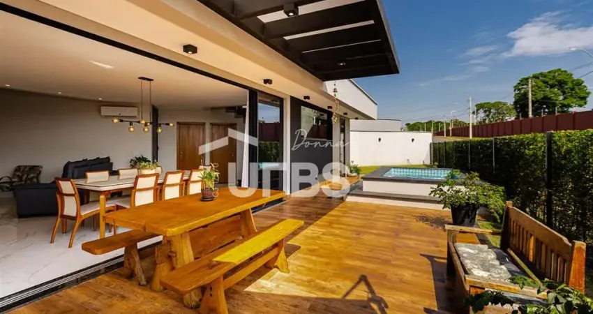 Sobrado à venda | jardins porto | 4 suítes | 4 vagas | quintal amplo