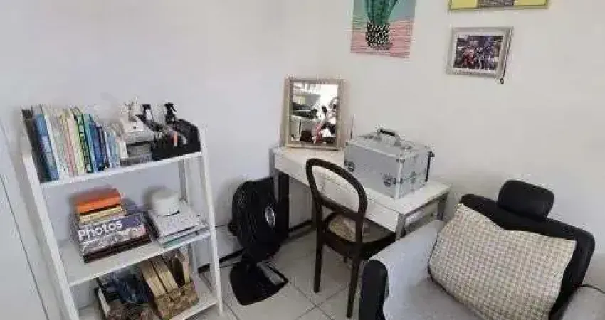 Duplex em condomínio à 200m da Washington Soares