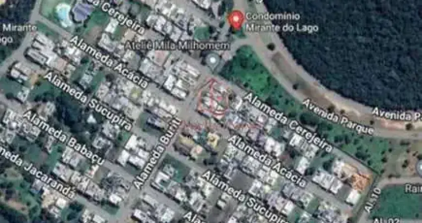 Lote de 420m² com benfeitorias no condomínio Mirante do Lago