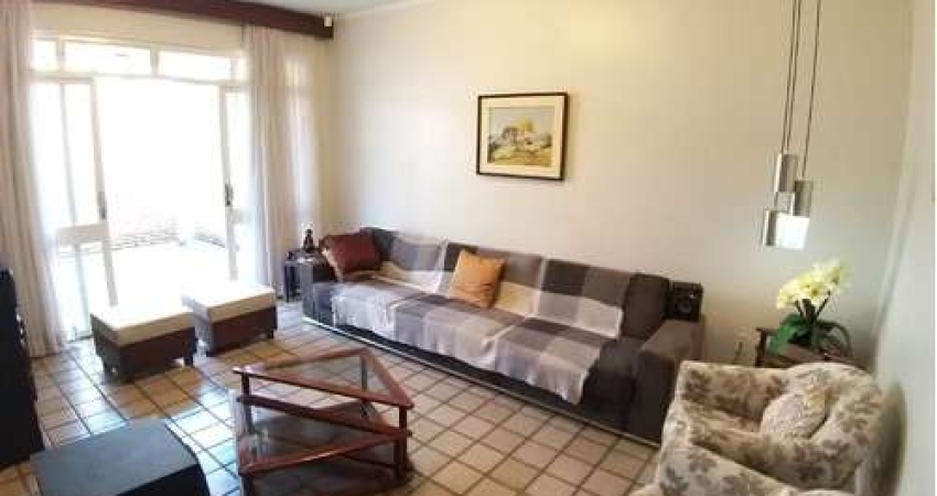 Agradável casa de vila para venda com 3 quartos, sendo 1 suíte, 277m²