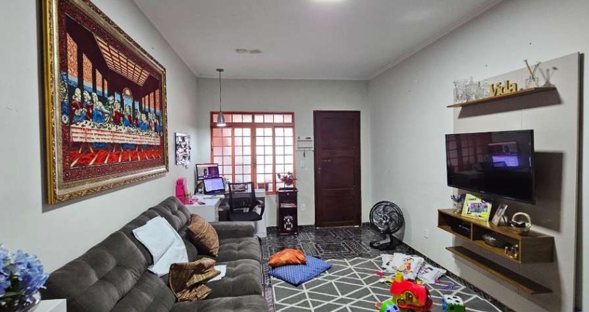 Funcional casa tipo para venda com 2 quartos, 135m²