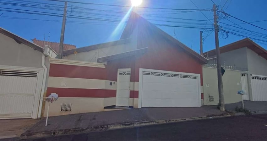 Atraente casa de vila para venda com 3 quartos, sendo 1 suíte, 149m²
