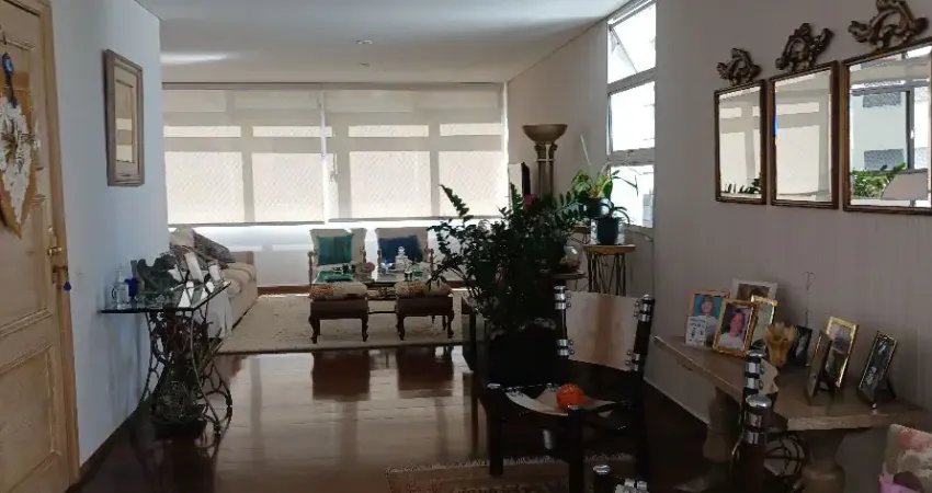 Apartamento, Jardim Paulista, rua tranquila e arborizada, 188 m2, 3 quartos, 2 vagas