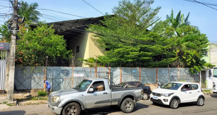 Galpão tipo comercial a venda com 750m² no bairro da sacramenta