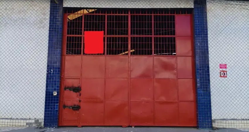 Aluguel de galpão com 581m² bem espaçoso, localizado no bairro do coqueiro