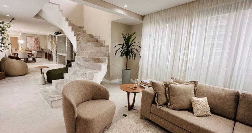 Apartamento mobiliado com 3 suítes e 4 vagas no Água Verde