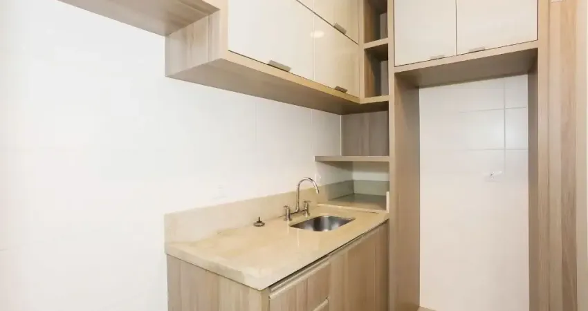 Apartamento semimobiliado com 2 quartos e 1 vaga no melhor do portão
