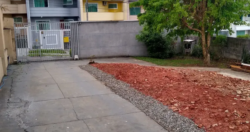 Terreno ZR3 plano, seco, ótima localização, Campina do Siqueira, 387m2.