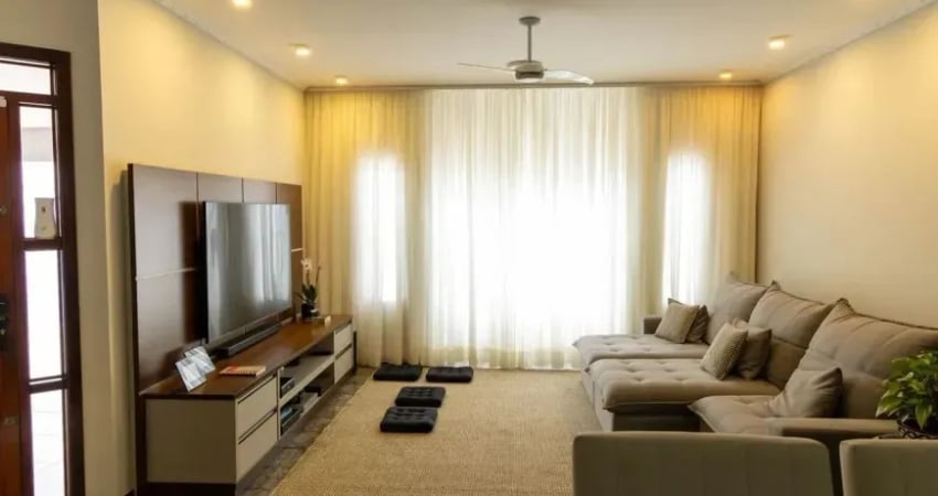 Casa com 3 quartos à venda na Rua Santo Estácio, Cidade Vargas, São Paulo