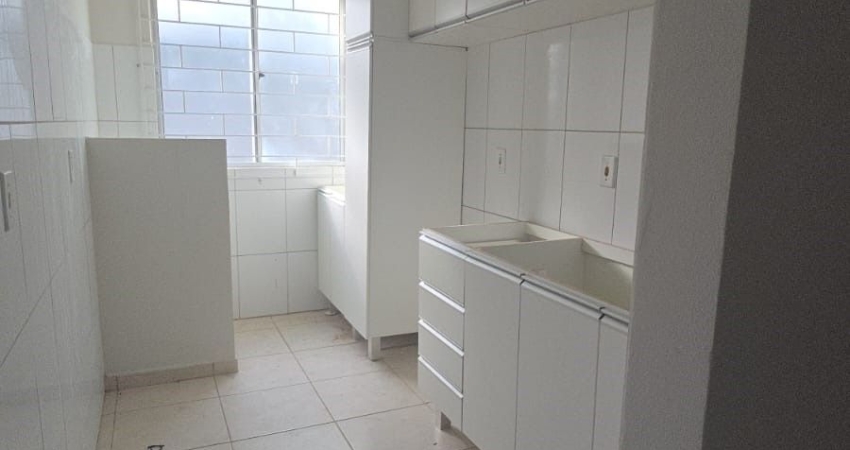 Oportunidade no Santa Cândida – Apê com 2 Dorms, Móveis Planejados  por R$ 188 mil!