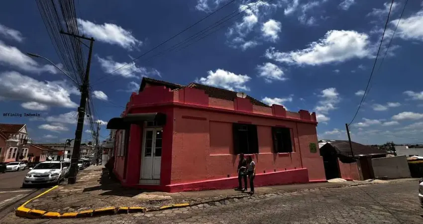 Casa para Venda em Lapa, Centro, 3 dormitórios, 2 banheiros, 2 vagas