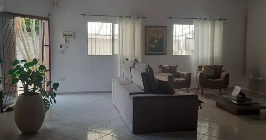 Casa tipo sobrado, 200m² - 4 suítes -Jd Mar e Sol - Peruibe - SP