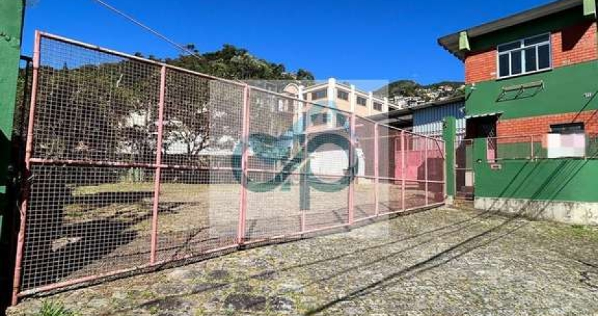Barracão em Coronel Veiga  -  Petrópolis