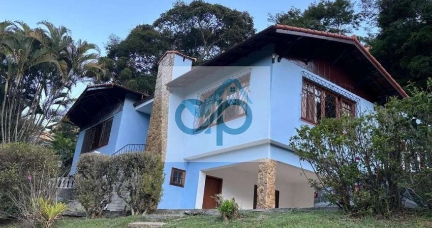 Casa 03 Dorm. em Itaipava  -  Petrópolis