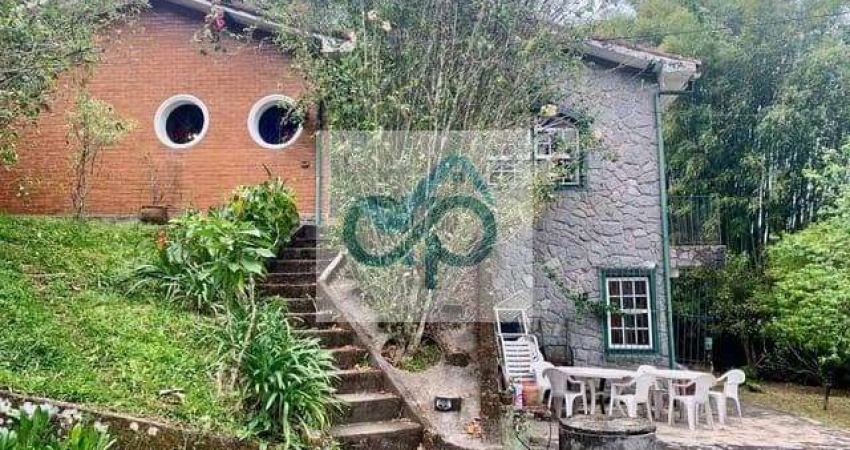 Casa 05 Dorm. ou + em Bingen  -  Petrópolis