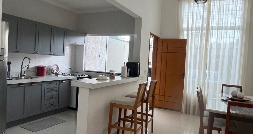 Casa com 3 quartos à venda na Rua José Otavio Mendes da Silva, 366, Jardim Oasis, Taubaté