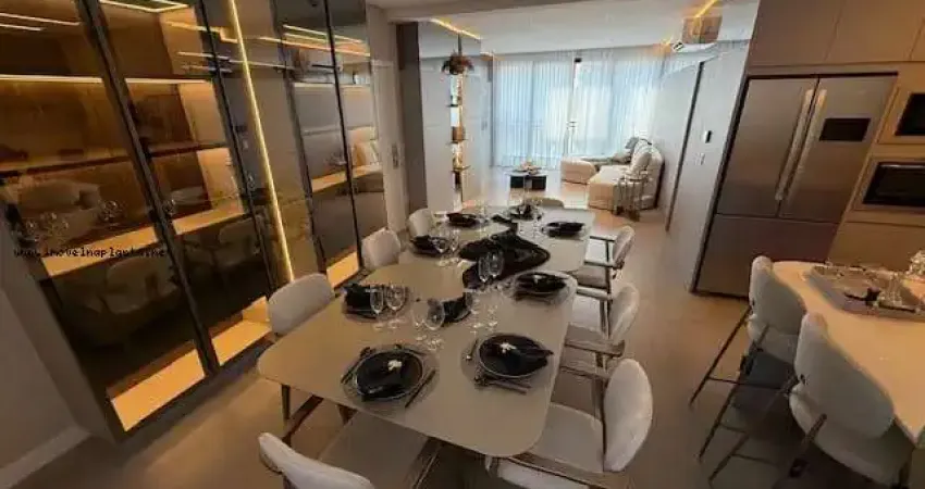 Alto Padrão para Venda em Balneário Camboriú, Centro, 4 dormitórios, 2 suítes, 4 banheiros, 3 vagas