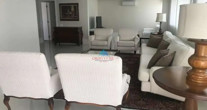 Apartamento com 250 metros a Venda no bairro Campo Belo, 3 suítes e 4 vagas determinadas