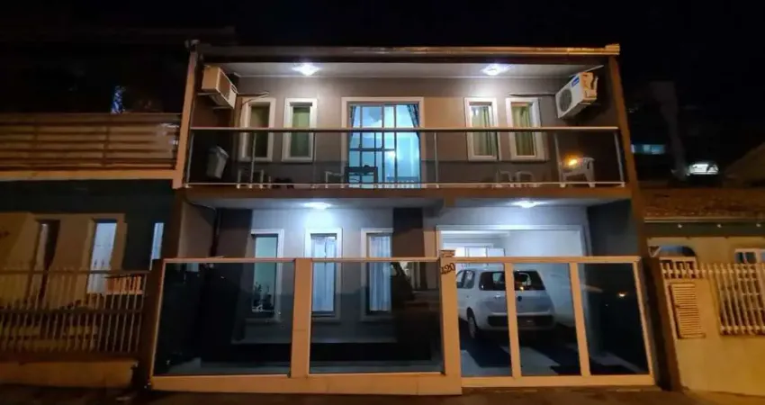 Casa com 3 quartos à venda na Rua Suíça, 420, Nações, Balneário Camboriú